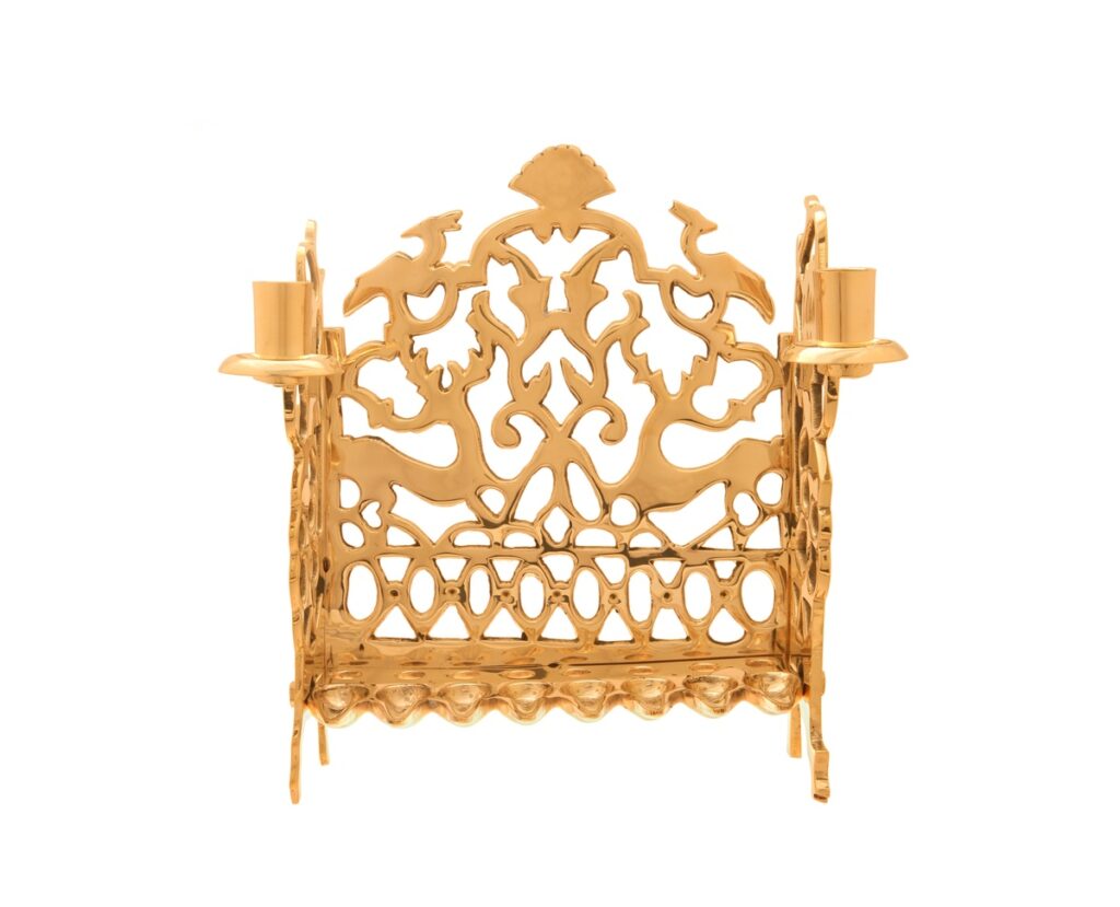 חנוכיית פליז יצוק – מגזרת בעלי-חיים