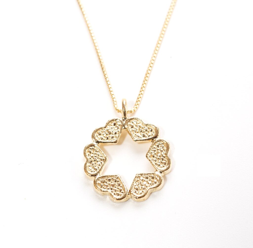 שרשרת מגן דוד לבבות