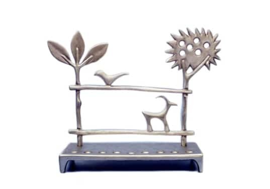 חנוכיית ארץ הצבי הזית והתמר