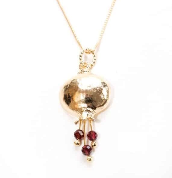 שרשרת עם תליון רימון ציפוי זהב - עם אבנים - גארנט